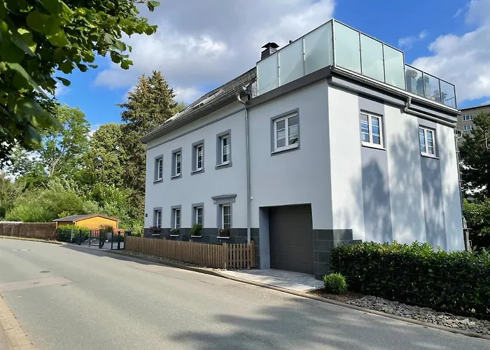 Ferienhaus Villa Adelsberg Mit Dachterrasse In Zentraler Lage Fuer Bis Zu 10 Personen